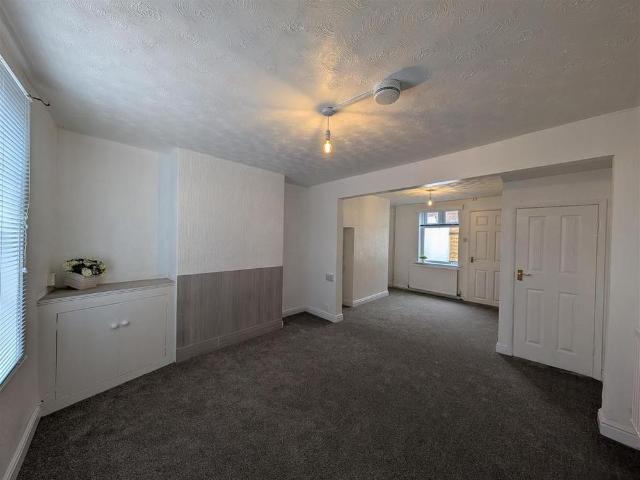 2 bedroom semi detached house to rent