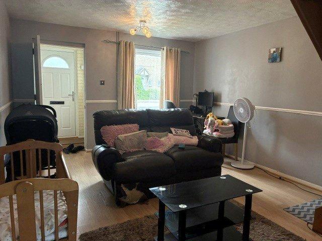 2 bedroom semi detached house to rent
