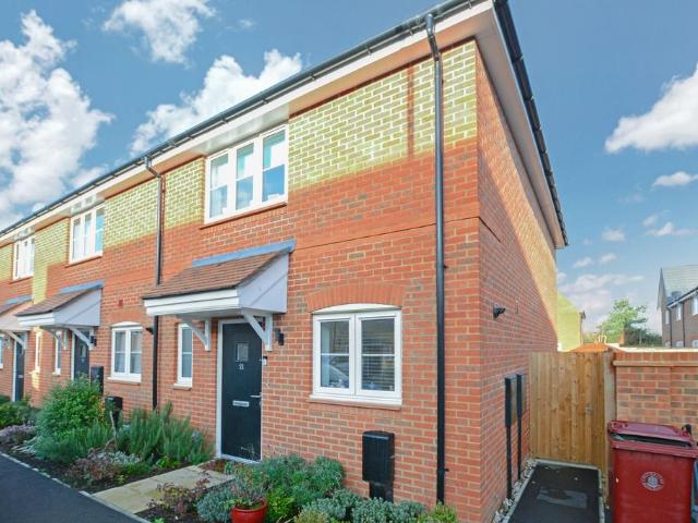 2 bedroom semi detached house to rent