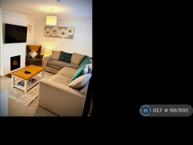 2 bedroom semi detached house to rent