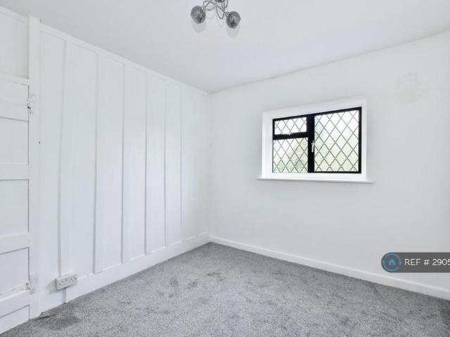 2 bedroom semi detached house to rent