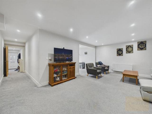 2 bedroom semi detached house to rent