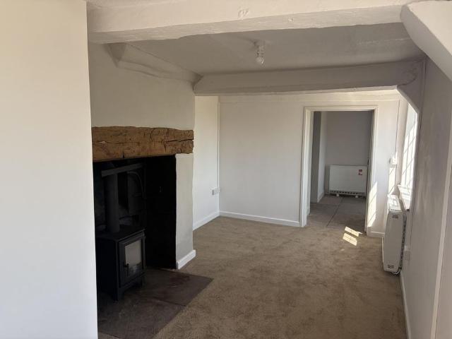 2 bedroom semi detached house to rent