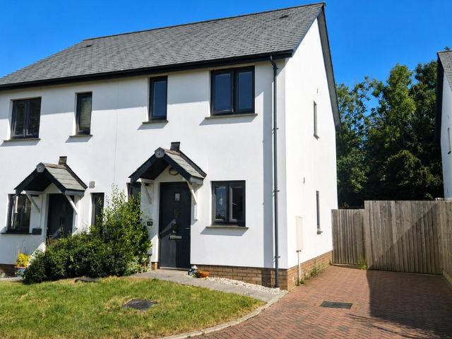 2 bedroom semi detached house to rent