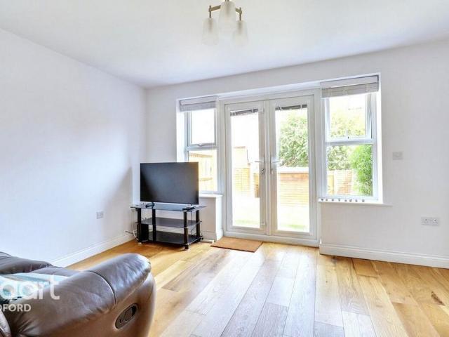 2 bedroom semi detached house to rent