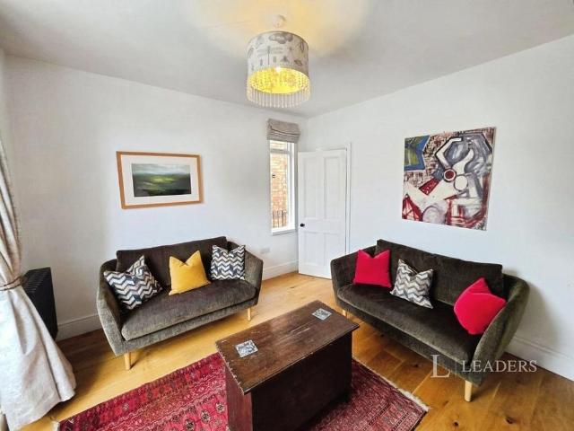 2 bedroom semi detached house to rent