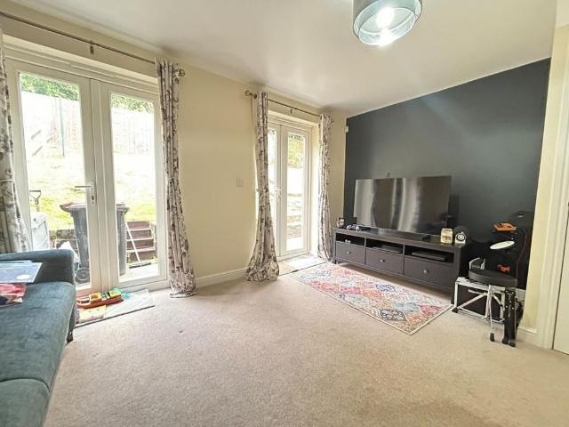 2 bedroom semi detached house to rent