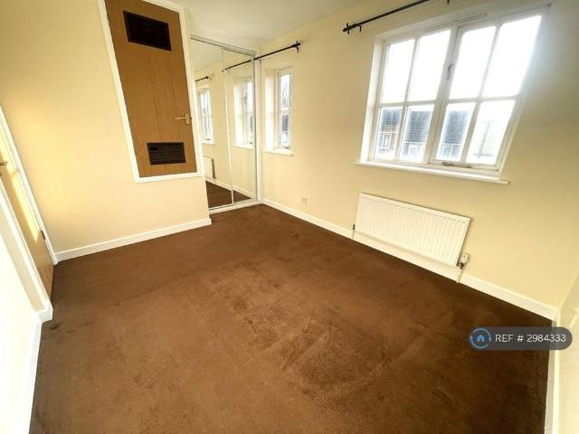 2 bedroom semi detached house to rent