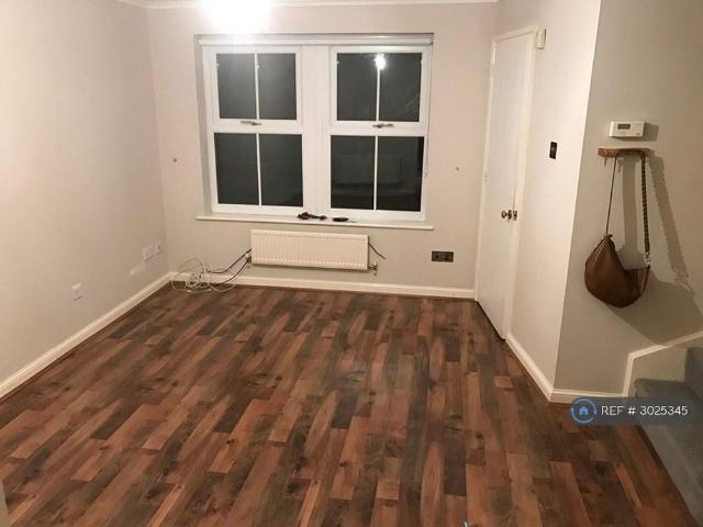 2 bedroom semi detached house to rent
