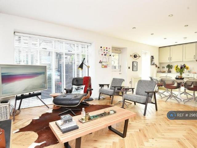 2 bedroom semi detached house to rent