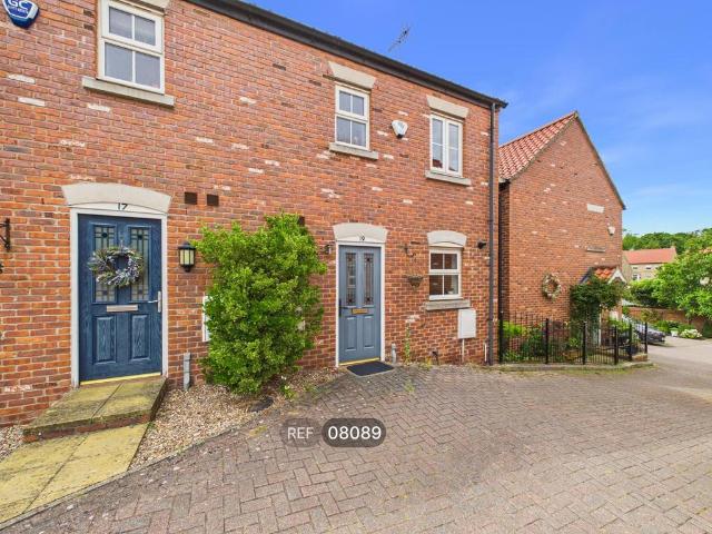 2 bedroom semi detached house to rent