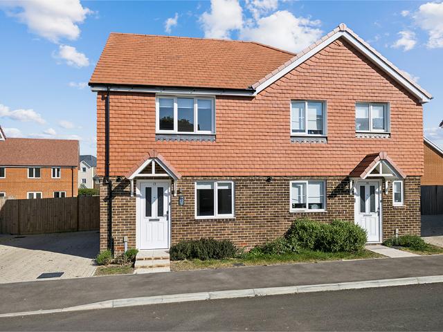 2 bedroom semi detached house to rent