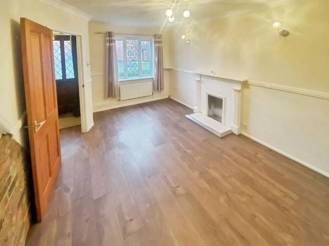 2 bedroom semi detached house to rent
