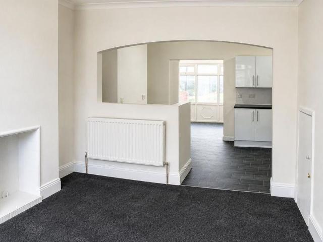2 bedroom semi detached house to rent
