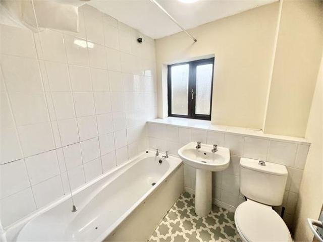 2 bedroom semi detached house to rent