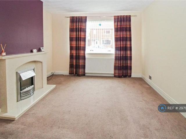 2 bedroom semi detached house to rent
