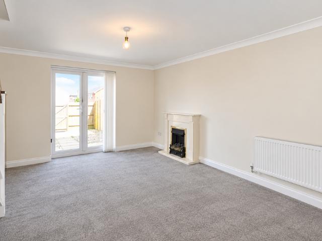 2 bedroom semi detached house to rent
