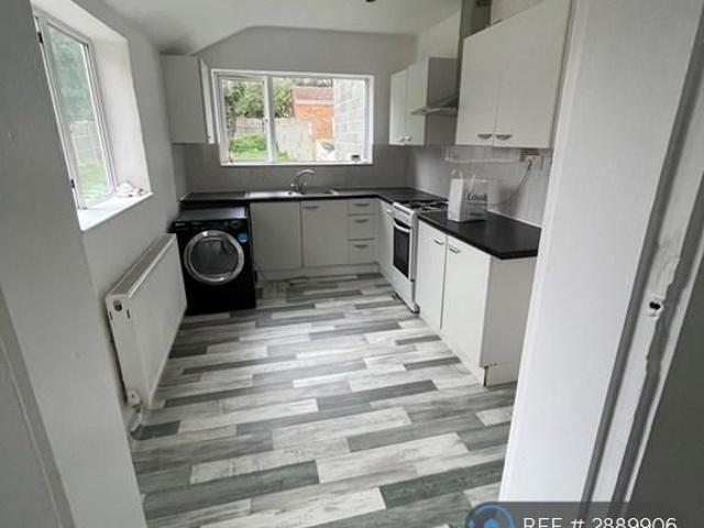 2 bedroom semi detached house to rent