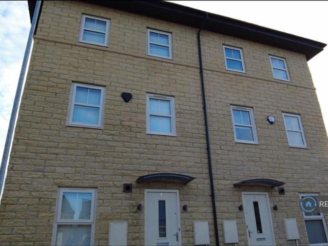 2 bedroom semi detached house to rent