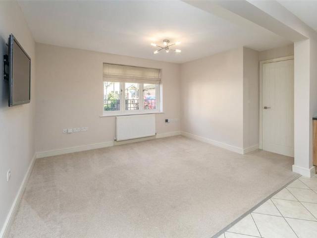 2 bedroom semi detached house to rent