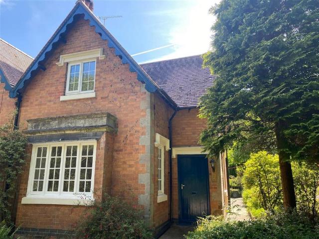 2 bedroom semi detached house to rent
