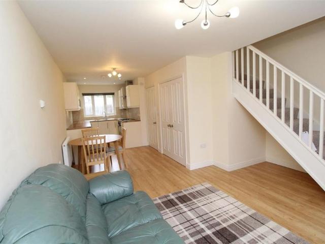 2 bedroom semi detached house to rent