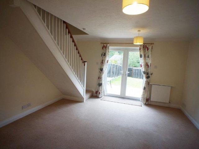 2 bedroom semi detached house to rent