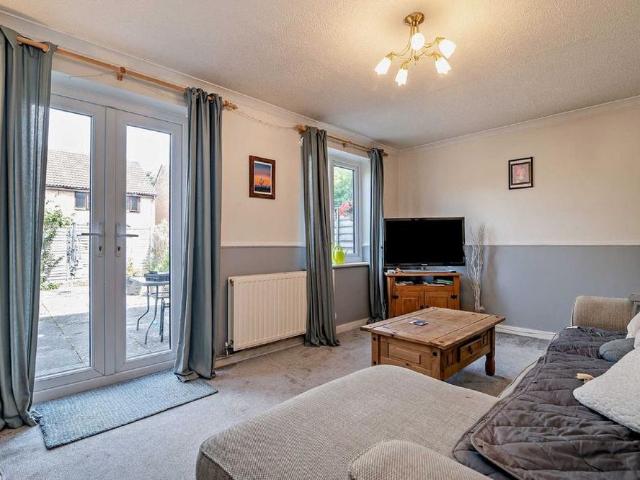 2 bedroom semi detached house to rent