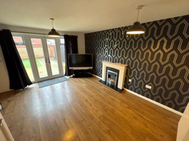 2 bedroom semi detached house to rent