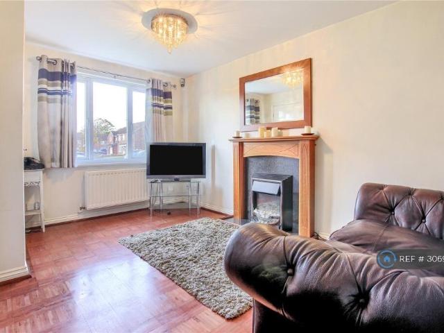2 bedroom semi detached house to rent