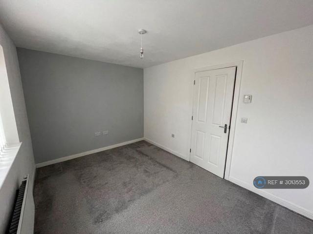 2 bedroom semi detached house to rent