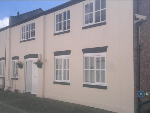 2 bedroom semi detached house to rent