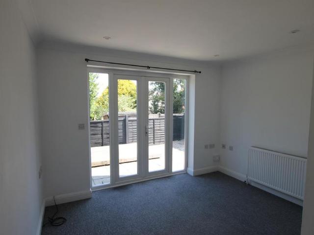 2 bedroom semi detached house to rent
