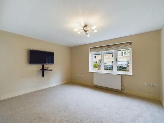 2 bedroom semi detached house to rent