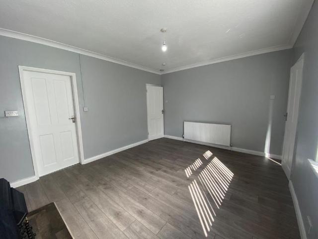2 bedroom semi detached house to rent