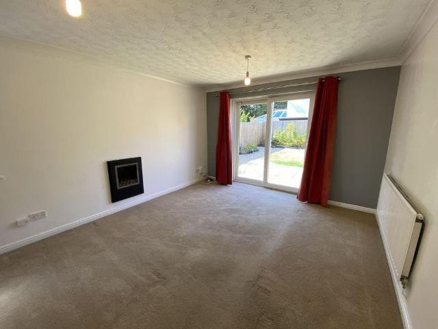 2 bedroom semi detached house to rent