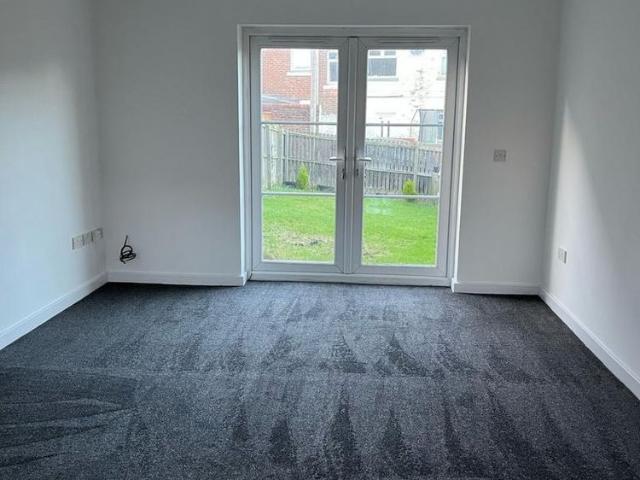 2 bedroom semi detached house to rent