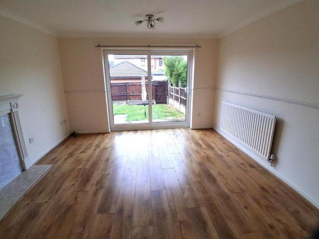 2 bedroom semi detached house to rent