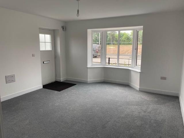 2 bedroom semi detached house to rent