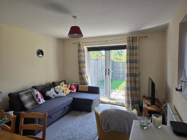 2 bedroom semi detached house to rent