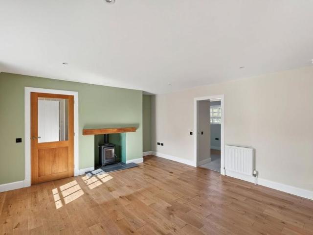 2 bedroom semi detached house to rent