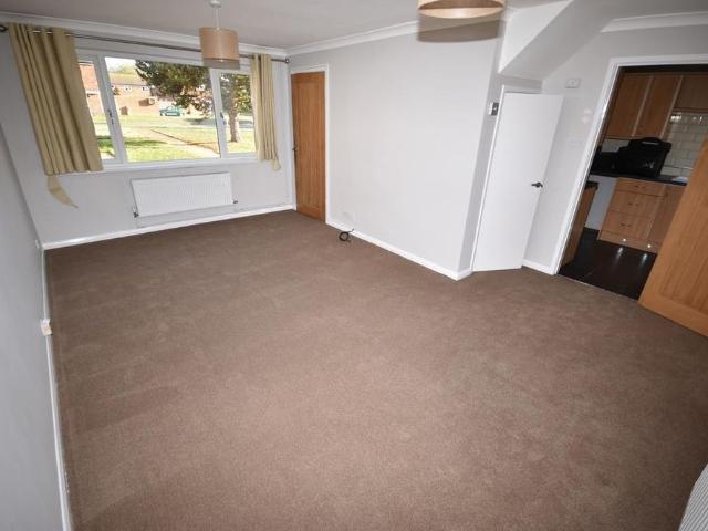 2 bedroom semi detached house to rent