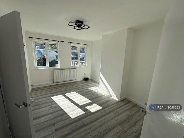 2 bedroom semi detached house to rent