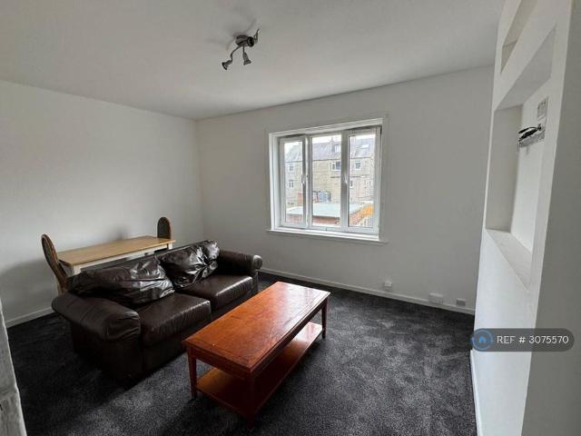 2 bedroom semi detached house to rent