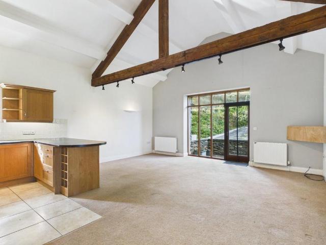 2 bedroom semi detached house to rent