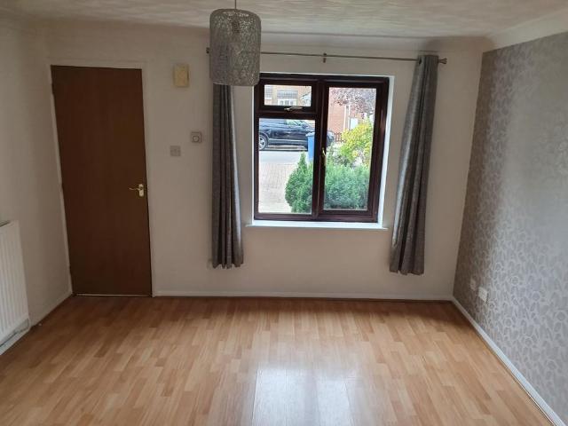 2 bedroom semi detached house to rent