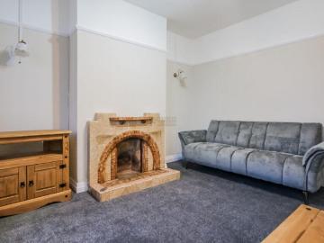 2 bedroom semi detached house to rent