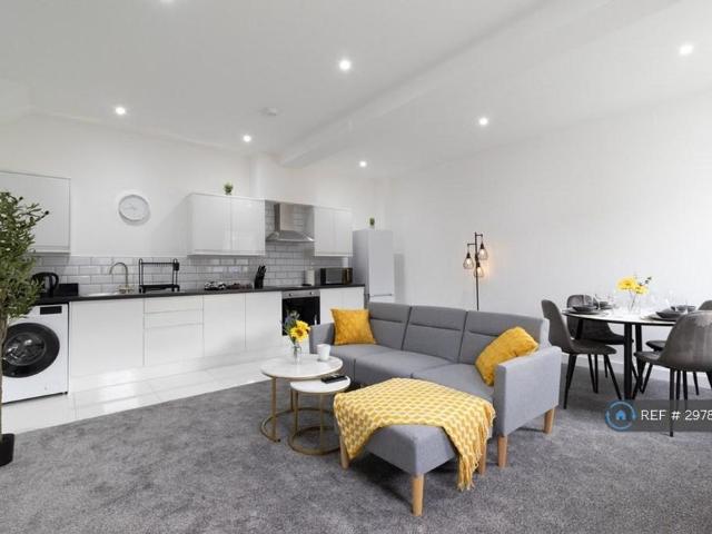 2 bedroom semi detached house to rent