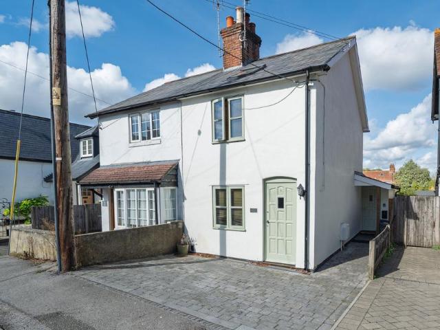 2 bedroom semi detached house to rent