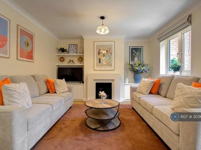 2 bedroom semi detached house to rent